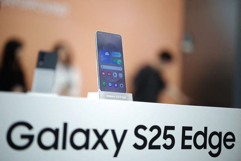 Samsung presentó su nueva serie Galaxy S25, conformada por tres modelos diseñados para distintos tipos de usuarios. REUTERS/Kim Hong-Ji