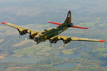 El B-17 Flying Fortress volando