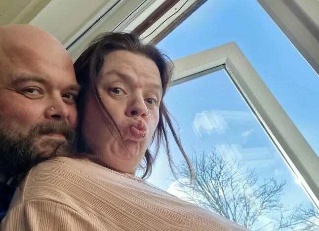 Jade Tabra cumplió su último deseo al casarse con Adam Kemp horas antes de fallecer por cáncer terminal en Reino Unido (Instagram Adam Kemp)