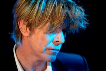 David Bowie fotografiado durante un