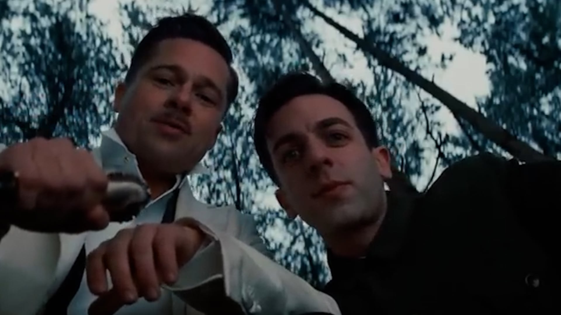 El ambiente intenso y la convivencia bajo presión durante el rodaje de Bastardos sin gloria favorecieron el surgimiento de una sólida camaradería entre actores