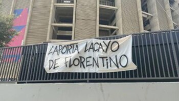 Banderas en contra de Laporta