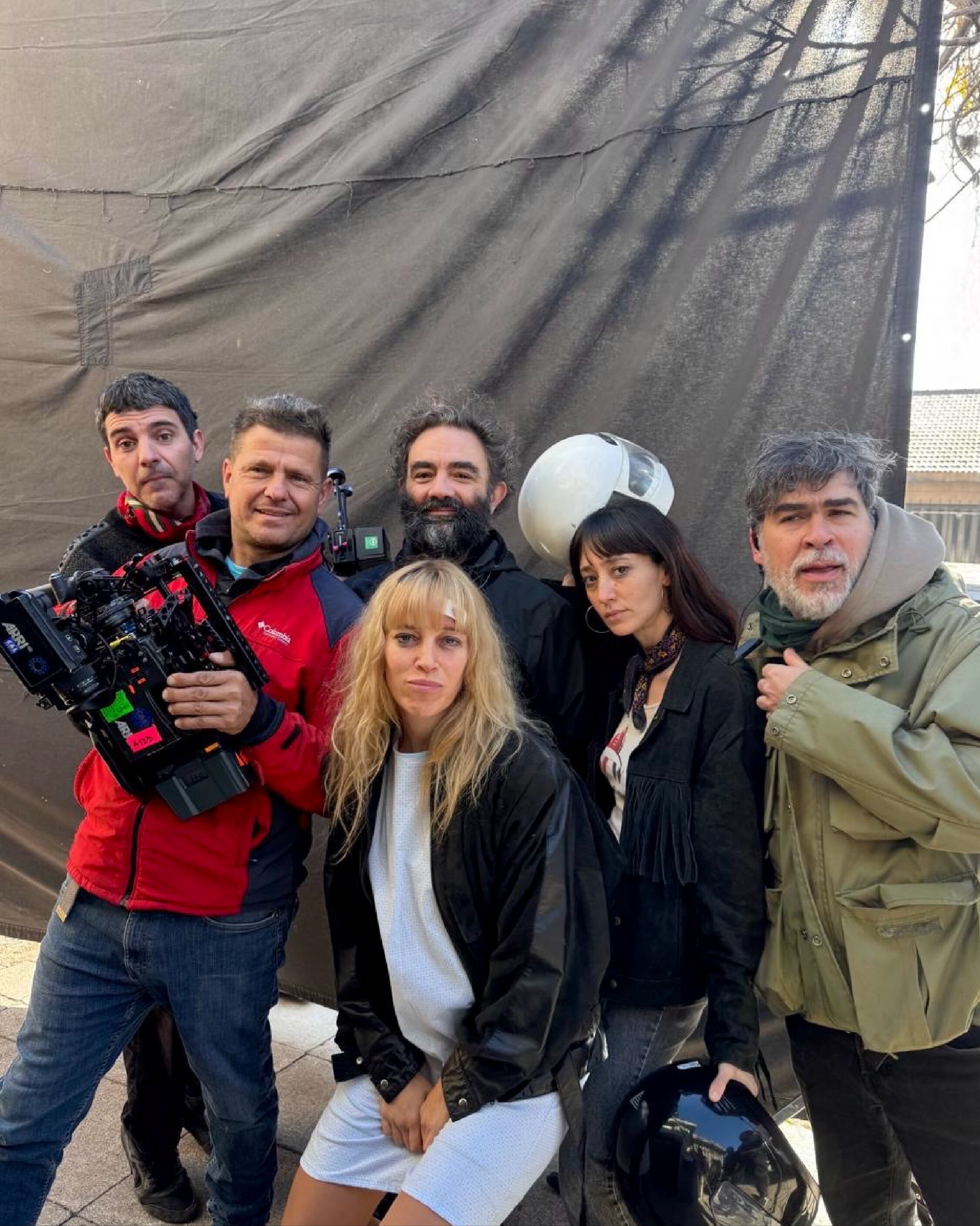 Lopilato posó junto al resto del elenco y parte del equipo