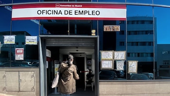 El paro sube en 3.584