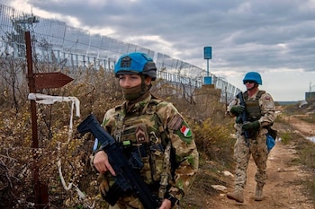 Militares de la FINUL en el sur de Líbano (archivo).
La Fuerza Interina de Naciones Unidas en Líbano (FINUL) ha advertido este lunes de que cualquier tipo de presencia militar israelí al norte de la Línea Azul fronteriza supone una violación de las condiciones de la Resolución 1701 y por tanto es ilegal.
POLITICA ORIENTE PRÓXIMO ASIA LÍBANO
FINUL