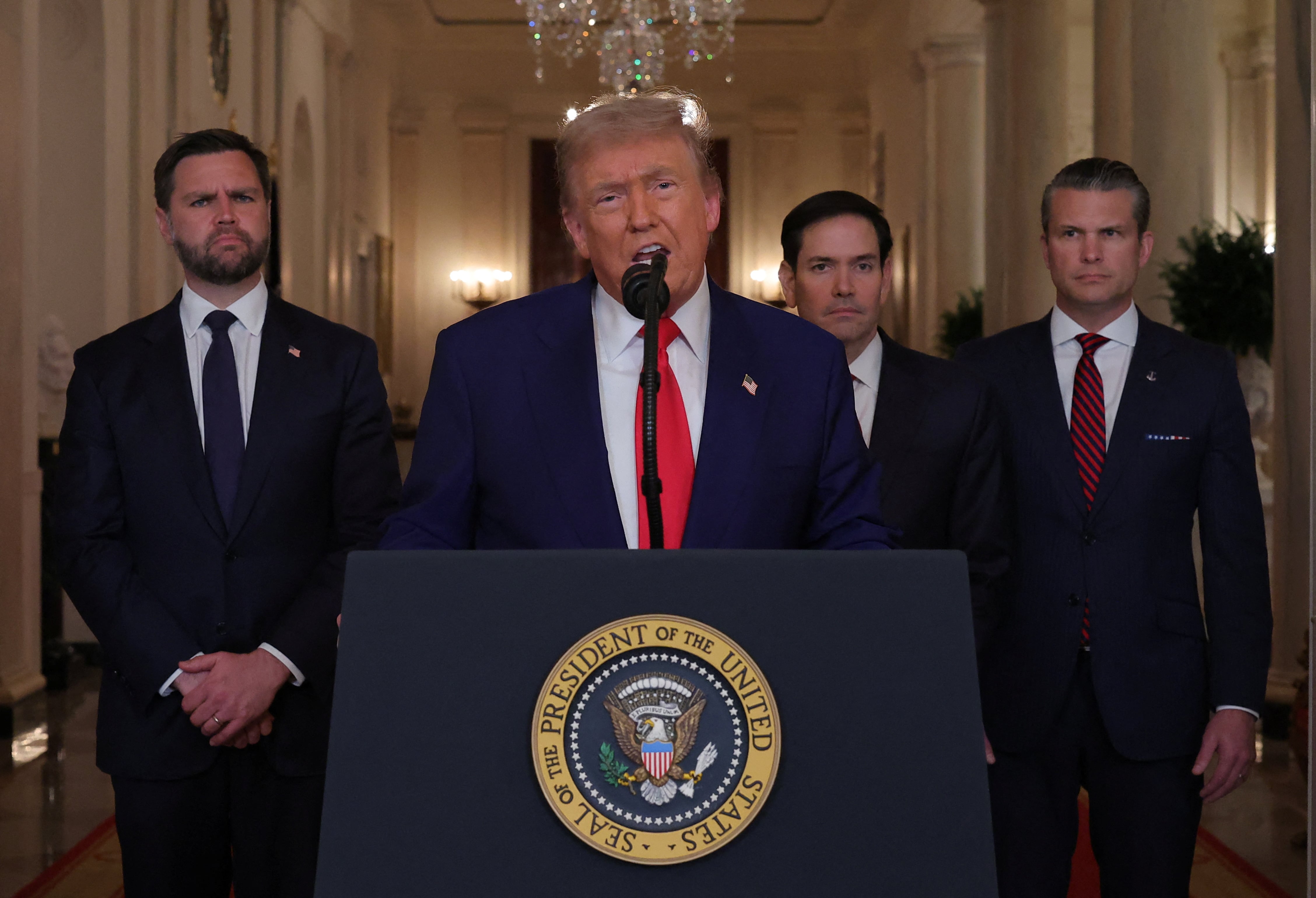 La administración Trump sostiene que el plazo de la ley de poderes de guerra no aplica debido al cese al fuego vigente desde abril. (REUTERS/Carlos Barria/Pool)