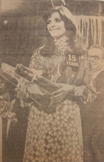 La Reina, con sus obsequios