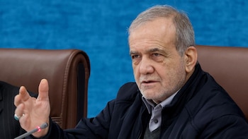 Irán publica los nombres de