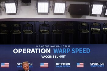 El Donald Trump habla durante