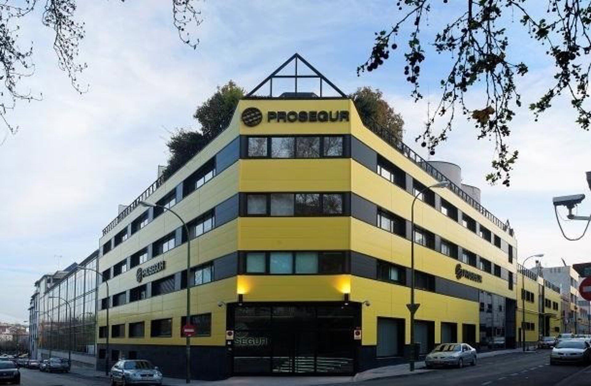 Prosegur gana 119 millones de euros en 2025, un 52,8% más, y supera las metas previstas