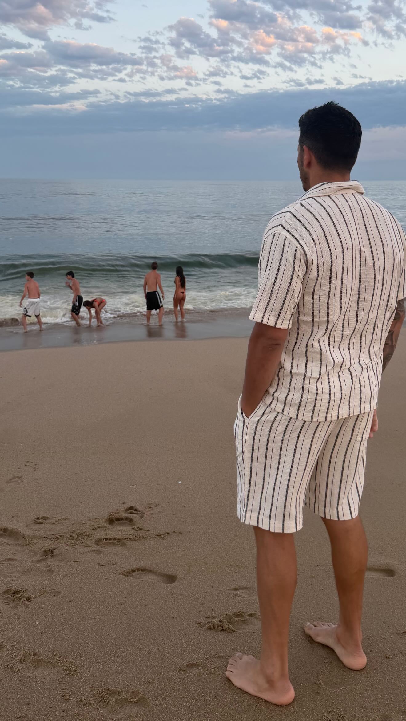 Wanda Nara retrató a Migueles contemplando el juego de los chicos