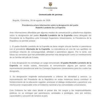 Presidencia aclaró que, a pesar de compartir el mismo apellido, el sacerdote y el jefe de Estado no tienen vínculos familiares - crédito Presidencia
