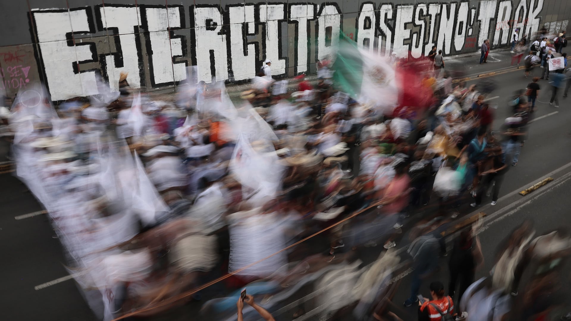 Marcha para conmemorar el aniversario de la matanza de Tlatelolco Foto:EFE