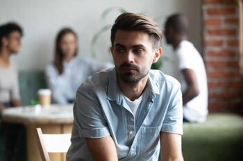 Aprender a aceptar elogios ayuda a construir una relación más saludable con uno mismo