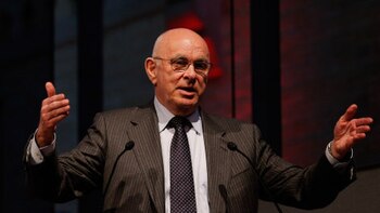 Dutch FA Chief to Challenge