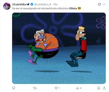 Captura de tuit con meme de Sirenoman y Chico Percebe de Bob Esponja, sentados en un fondo marino. El tuit dice 'Ya me vi manejando mi minivehículo eléctrico Olinia'