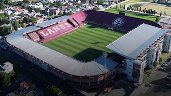 Un arco de fútbol cayó sobre un niño de 12 años en el Club Atlético Lanús: está grave