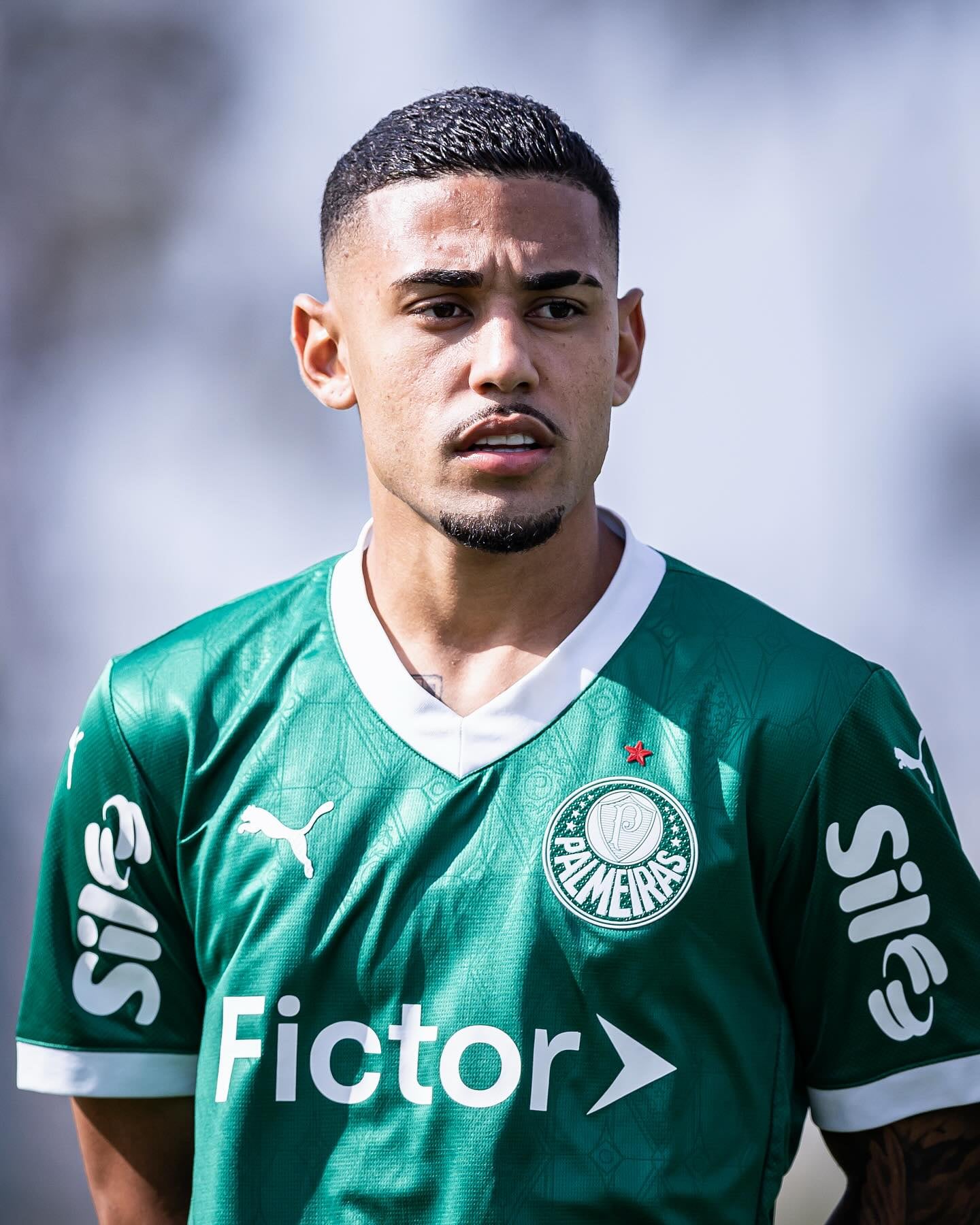 Riquelme Fillipi debutó en el fútbol profesional con Palmeiras en 2025 tras su recorrido por las divisiones inferiores del club paulista