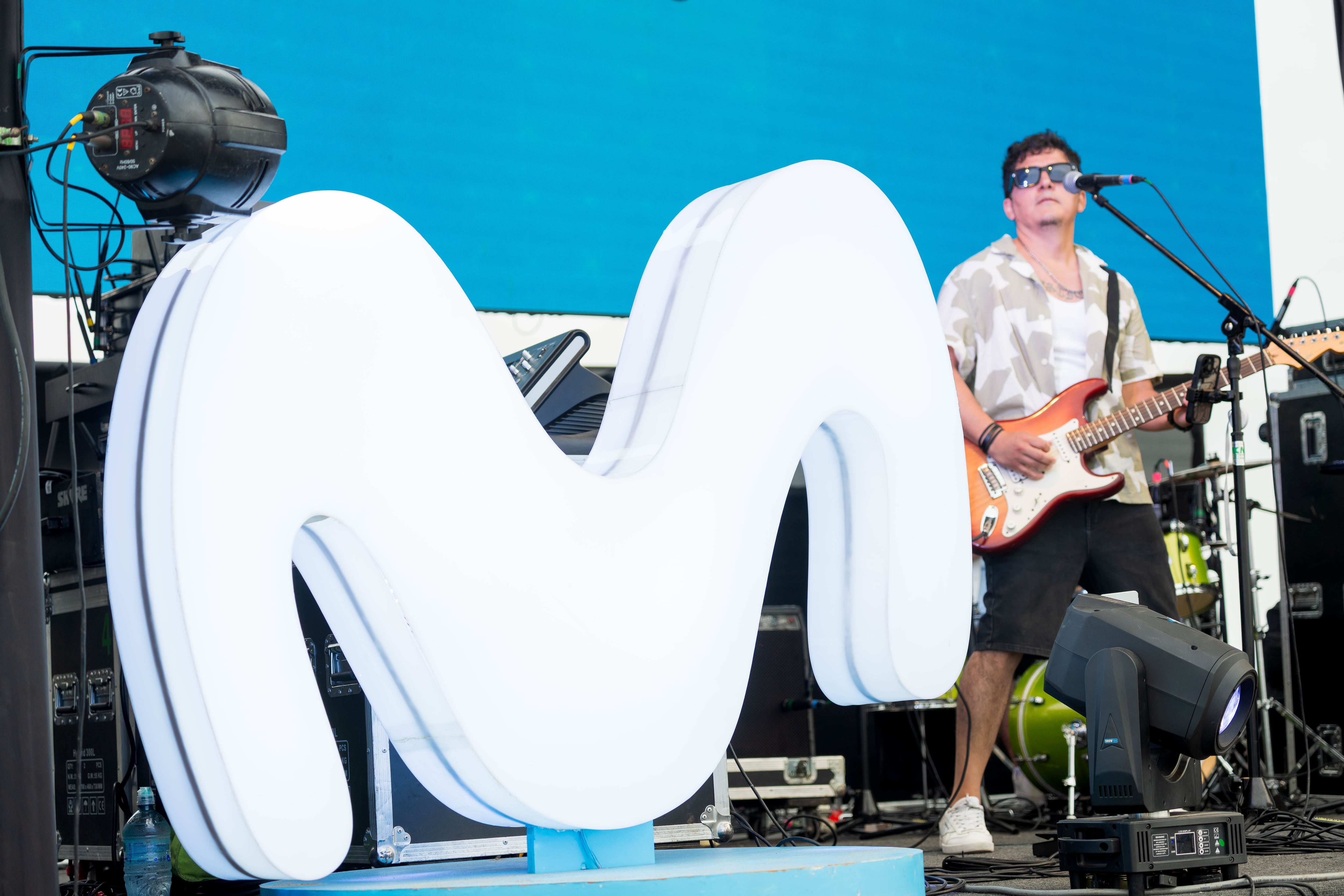 Talento peruano: La banda telonera “Randa” conectó con los veraneantes en las cuatro fechas del “Tour Música de Verano 2026” de Movistar.