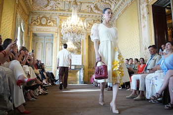 Desfile de moda de la colección El cuerpo nos honra, a cargo de diseñadores y artesanos salvadoreños.