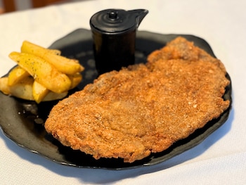 Cachopo de ternera asturiana de La Cantina de Villalegre, en Avilés (Instagram / @lacantinadevillalegre)