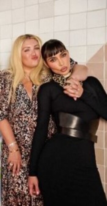 Kim Kardashian cambió su look