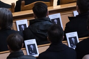 22/01/2024 22 January 2024, Berlin: Mourners sit during the memorial service to mark the act of mourning for former President of the German Bundestag Wolfgang Schaeuble in Berlin Cathedral. Photo: Sebastian Gollnow/dpa - ACHTUNG: Verwendung nur im vollen Format
POLITICA INTERNACIONAL
Sebastian Gollnow/dpa
