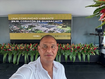 La Fiscalía de Costa Rica investiga una supuesta red criminal vinculada a permisos de construcción en la Municipalidad de Santa Cruz. (Foto redes sociales alcalde de Santa Cruz)