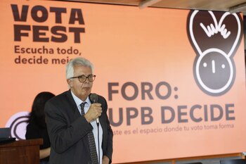 Más de cincuenta estudiantes de la Escuela de Derecho y Ciencias Políticas participaron activamente en el foro y la simulación de voto - crédito @upbcolombia/Instagram