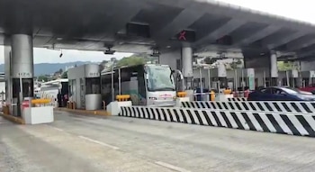 Más de 40 vehículos ingresaron por la caseta de Tlalpan, se dirigen a la concentración que se lleva a cabo en el centro de la capital del país. (Foto: Captura de pantalla)