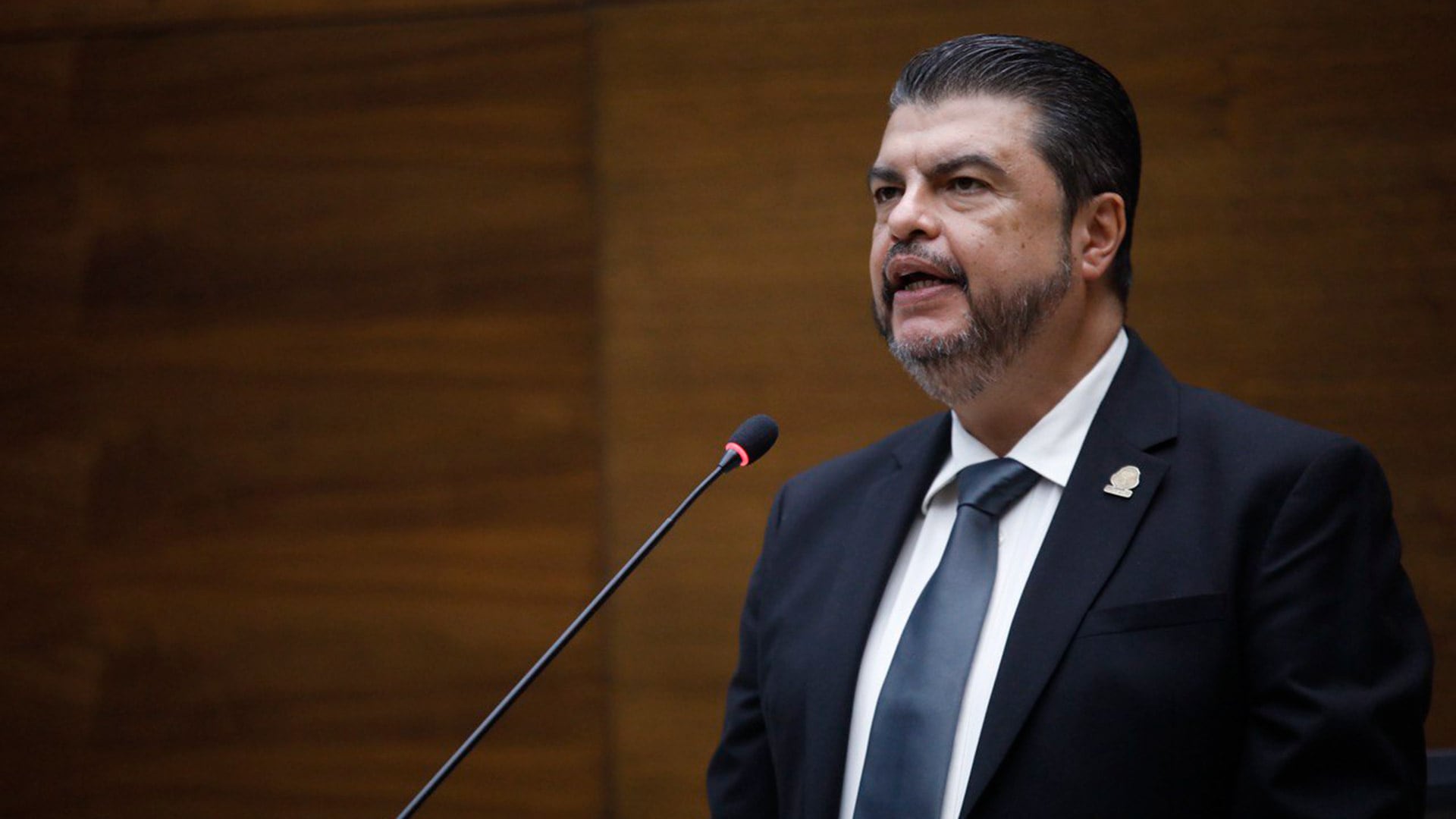 Mario Zamora, ministro de Seguridad Pública, en su exposición ante los diputados (Foto Asamblea Legislativa de Costa Rica)