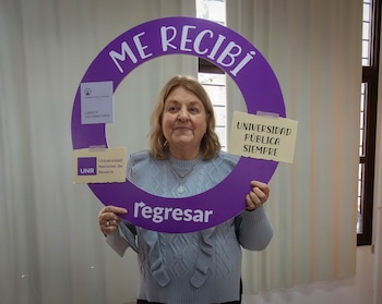 Delia Gelin, se recibió a los 75 años