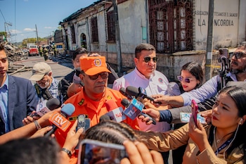 Autoridades de Protección Civil y