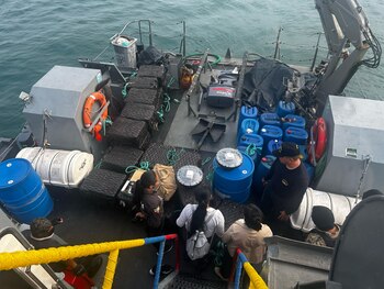 Ecuador intercepta 1.5 toneladas de droga que pretendían llegar a Centroamérica y México