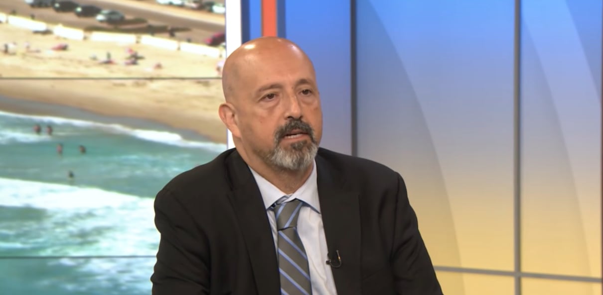 El superintendente Andrés E. Chait sostuvo que el distrito tomó medidas para recibir a los estudiantes (CBS LA)