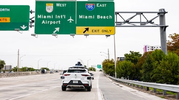 El sistema de robotaxis Waymo incorpora trayectos en autopista de Miami y Orlando: circulan en I-95, Dolphin y Palmetto