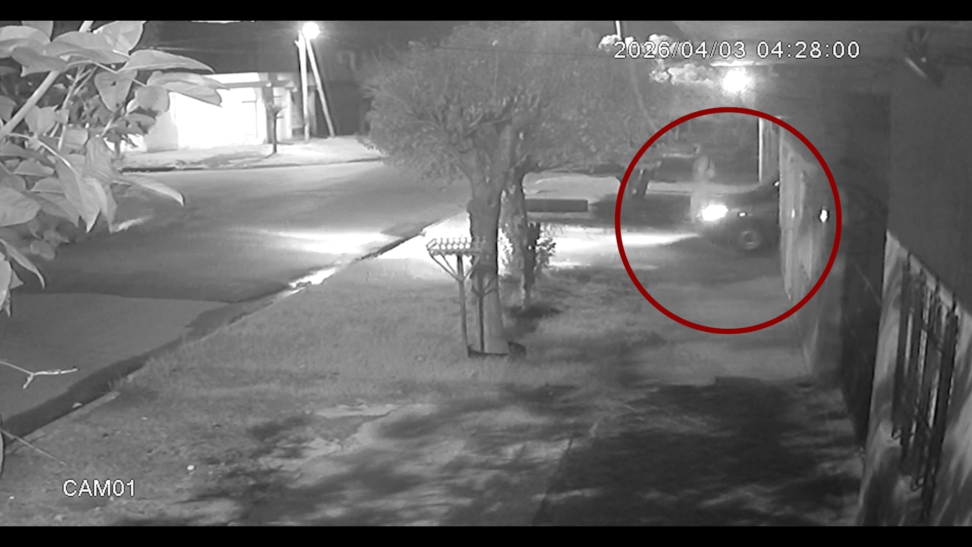 Los asaltantes huyeron a bordo de la camioneta utilitaria de la víctima y Fiat Cronos blanco en el que se movía la banda.