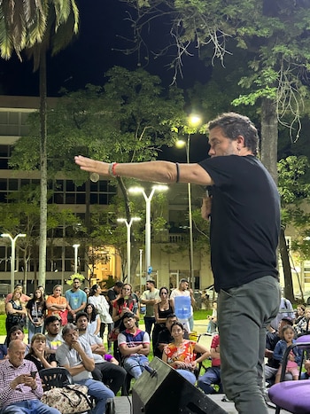 Gastón Pauls ya brindó más