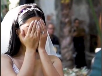 La mujer rompió en llanto