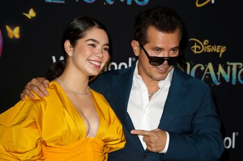 Auli'i Cravalho and John Leguizamo
