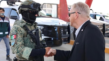 Embajador de EEUU advirtió que la corrupción de funcionarios sinaloenses ligada al Cártel del Pacífico será investigada: “No habrá impunidad”