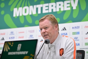 El seleccionador de Países Bajos, Ronald Koeman, habla en una rueda de prensa este domingo antes de enfrentar a Marruecos en el Mundial 2026, en Monterrey (México). EFE/ Miguel Sierra