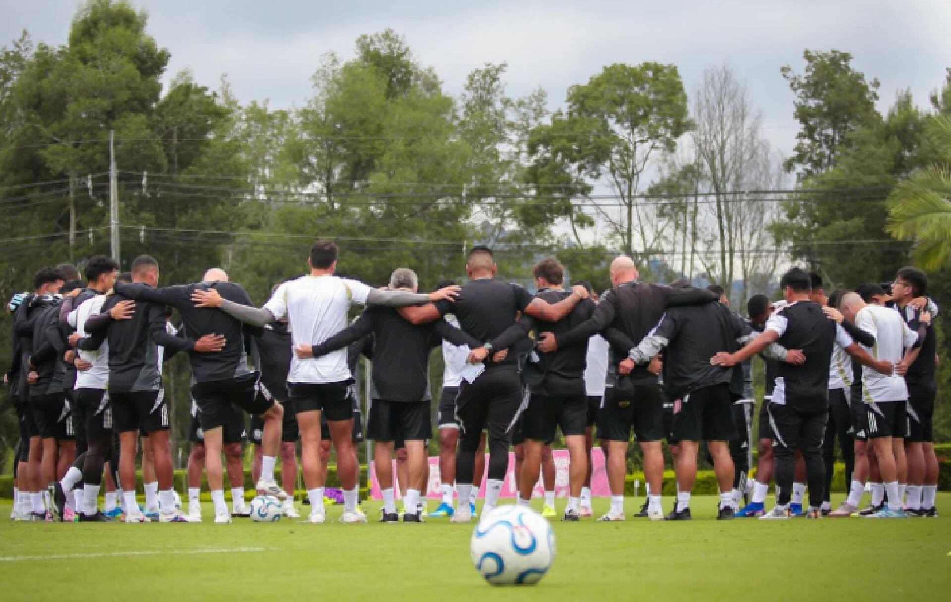 El equipo peruano, dirigido por Alejandro Orfila, llega al Estadio Atanasio Girardot con la urgencia de revertir dos derrotas y pelear sus primeros puntos ante un Independiente de Medellín que también busca su primera victoria (Facebook / Cusco FC)
