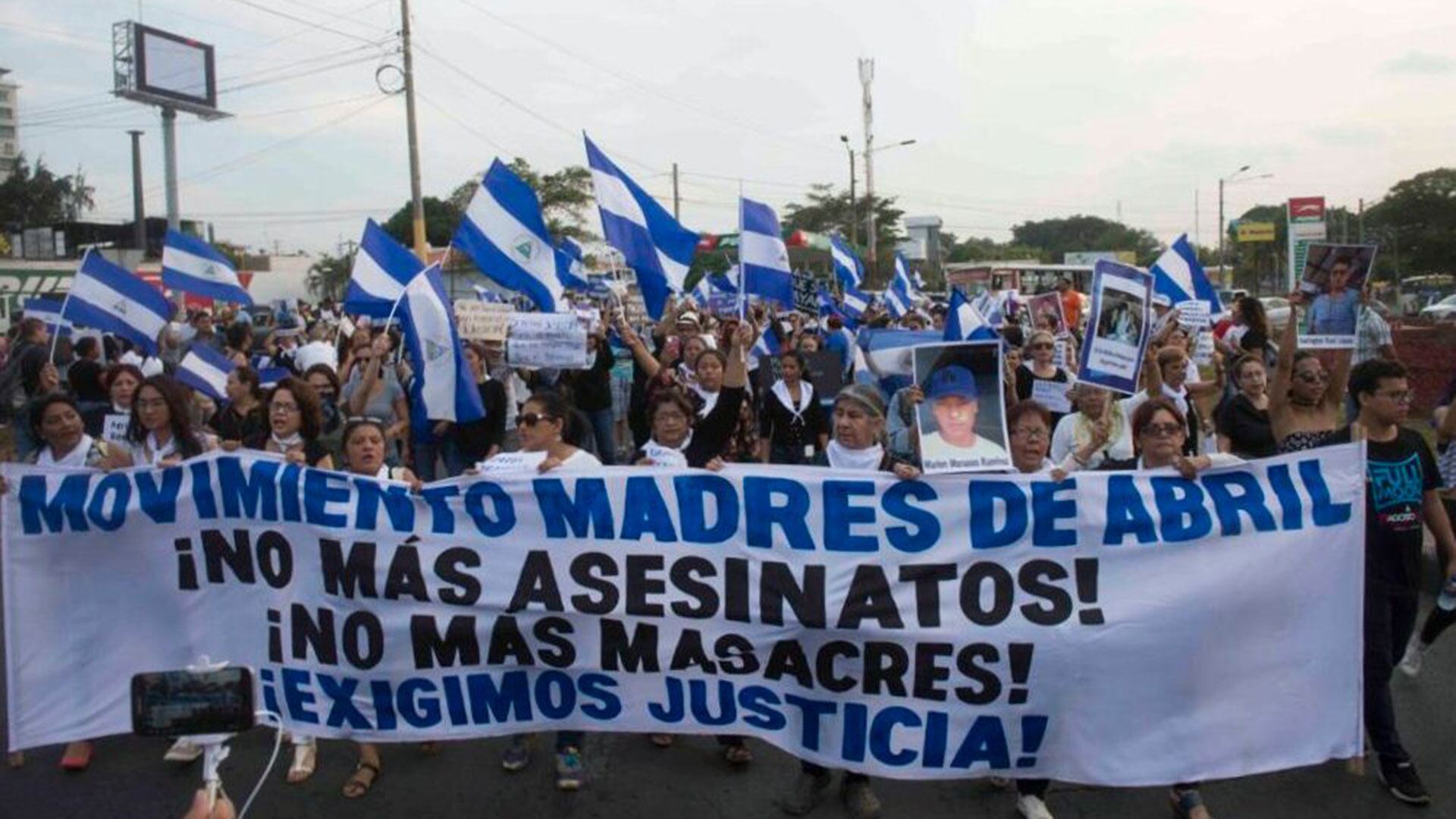 Miles de mujeres nicaragüenses exigen justicia por el asesinato de sus hijos durante las protestas de abril de 2018