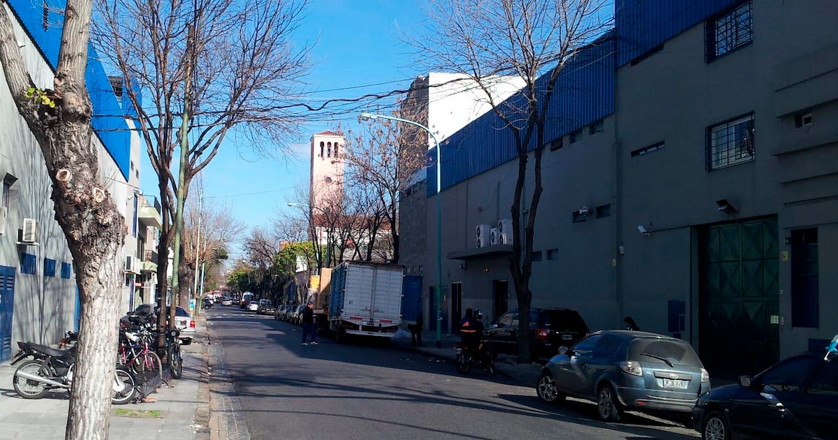 La emblemática fábrica de Cocot y Dufour despidió a sus últimos 140 empleados y comunicó el cese de actividades