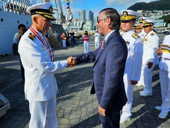 La Cancillería del Perú saluda