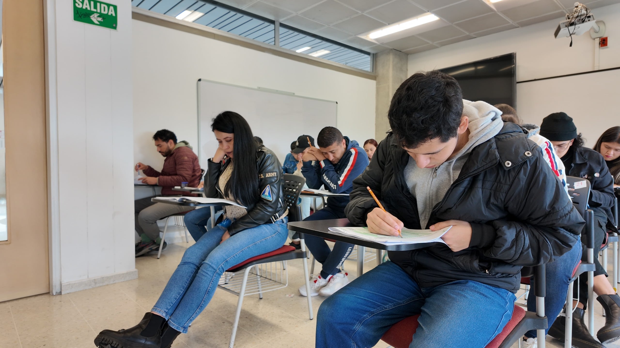 El 56% de los jóvenes de 15 años empleó estas plataformas con fines académicos, diez puntos por encima de la media de la Ocde - crédito Icfes