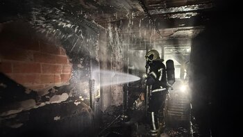 Un incendio en una vivienda