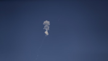 Qatar condena un bombardeo de Irán a una base de EEUU: "Es responsable de los ataques y de las consecuencias"