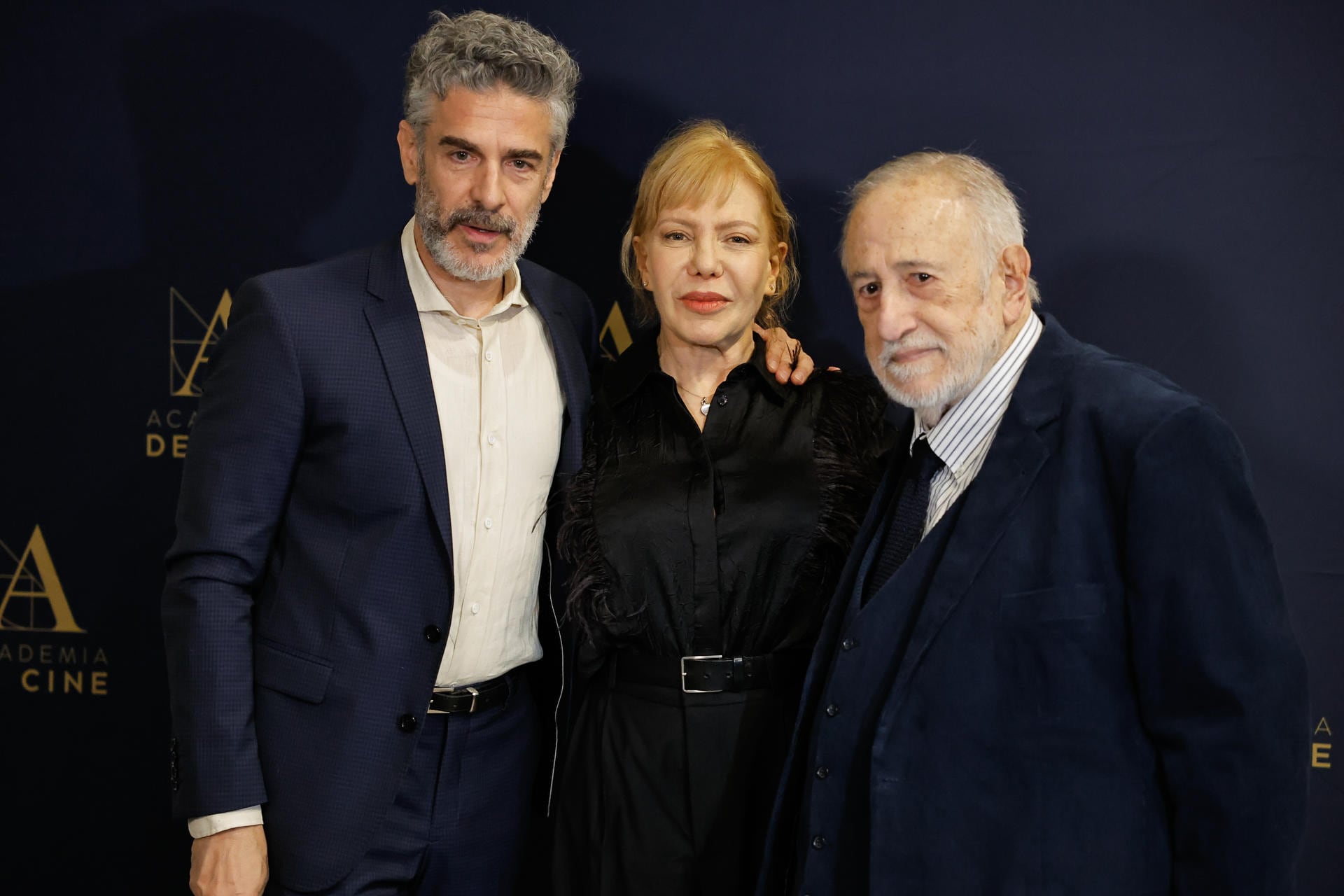 Leonardo Sbaraglia y Cecilia Roth, junto a Adolfo Aristarain (Juan Ignacio Roncoroni / EFE)